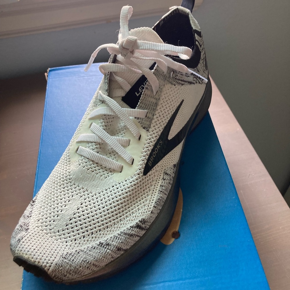 Brooks Levitate 4 Running Shoes